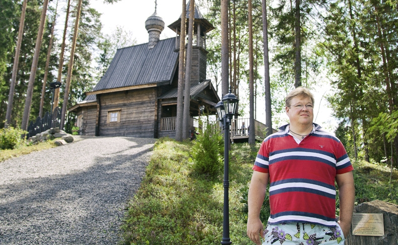 It-miljonääri ja yritysjohtaja Pekka Viljakainen Yritysjohtaja Pekka
Viljakainen rakennutti ortodoksisen rukoushuoneen lahjaksi vaimolleen Anastasia Injushinalle.