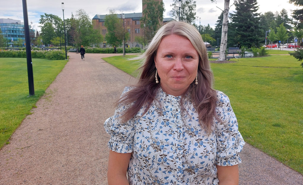 Työkykyohjelmaa Siun sotessa vetävä projektiasiantuntija Ulla Tiainen toivoo, että muuttaisimme käsitystämme työajasta. ”On erilaisia työaikamuotoja. Kaikkien ei tarvitse pystyä sataprosenttiseen työaikaan.”